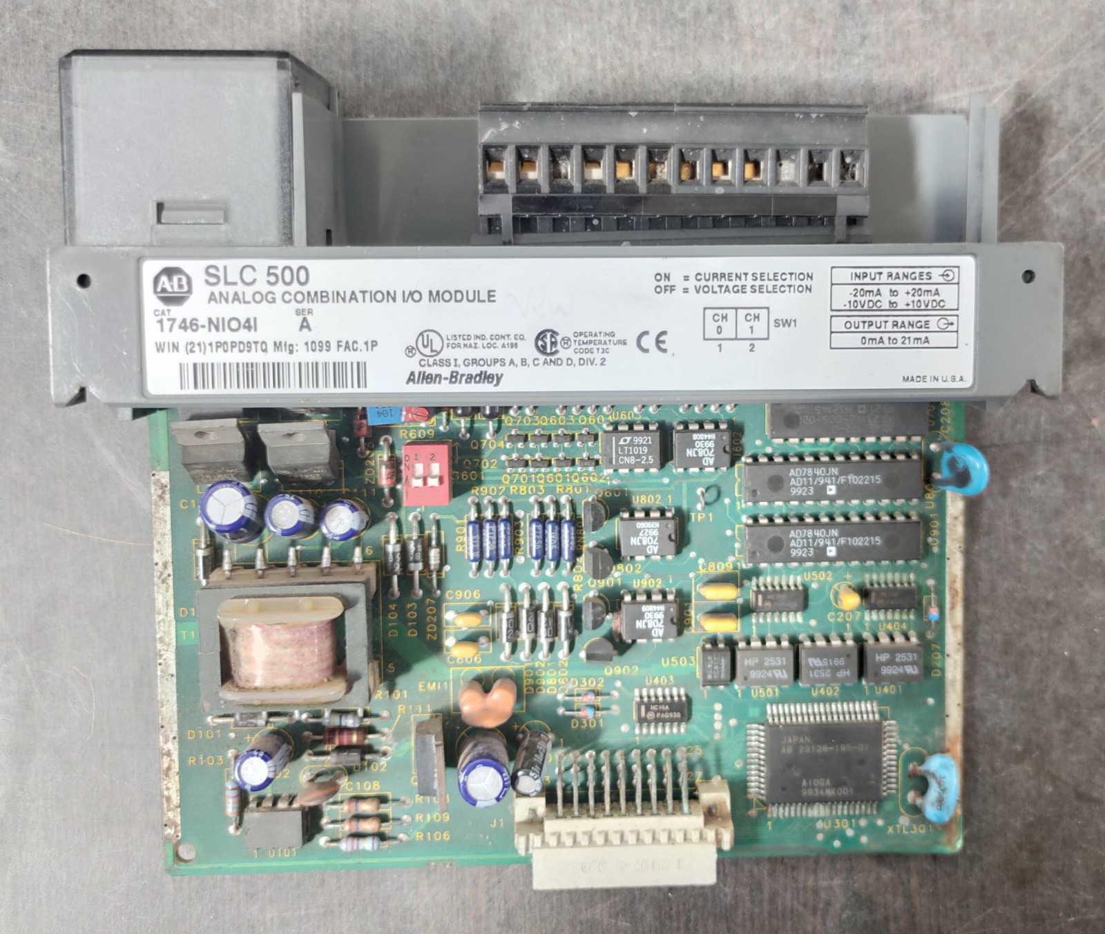 Allen Bradley 1746-NIO4I Analog Combination IO Module